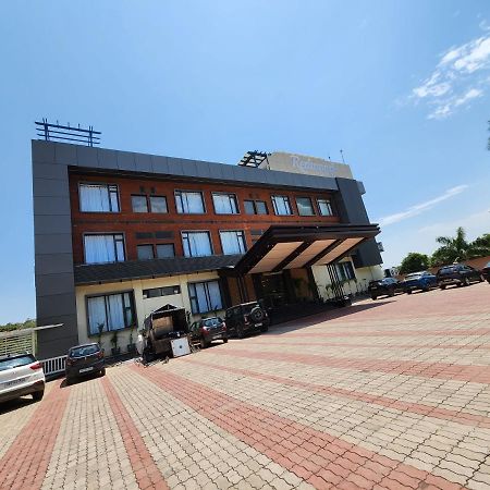 Redwood Resort Panchkula Dış mekan fotoğraf