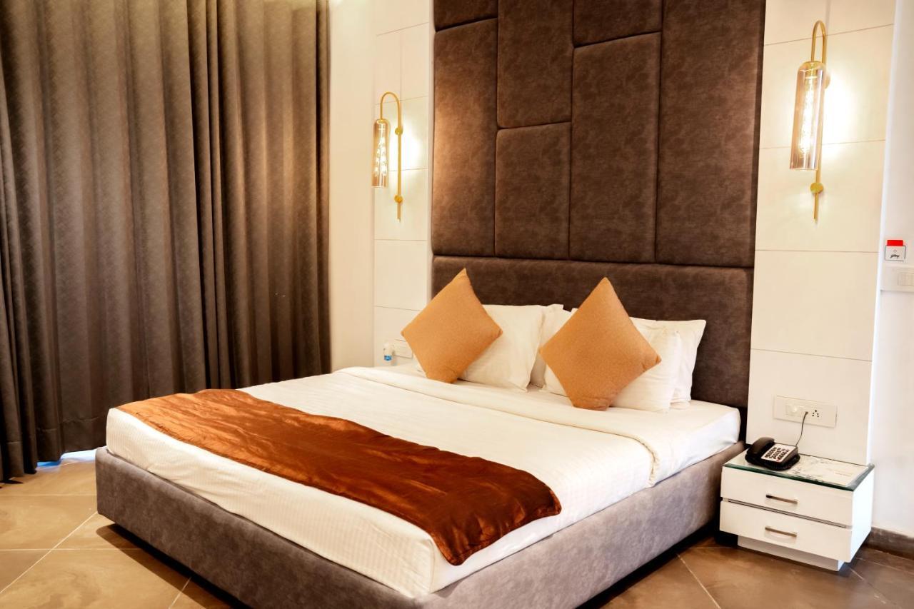 Redwood Resort Panchkula Dış mekan fotoğraf