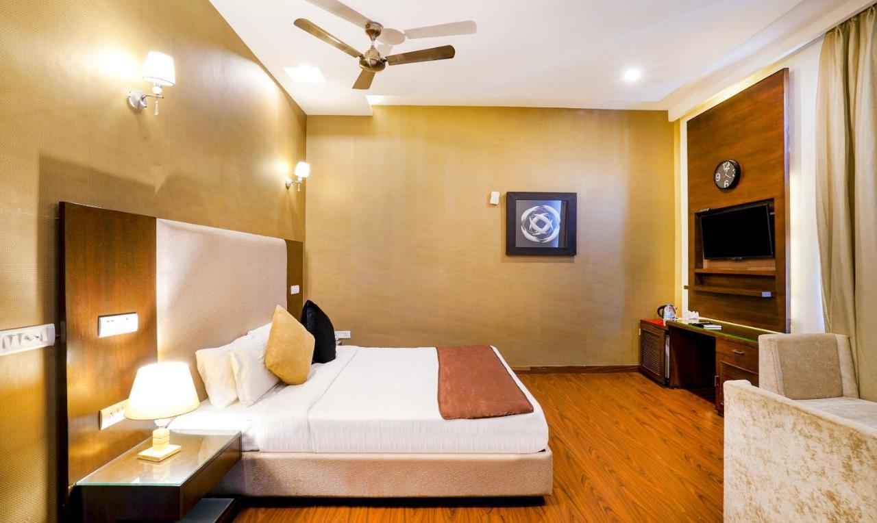 Redwood Resort Panchkula Dış mekan fotoğraf