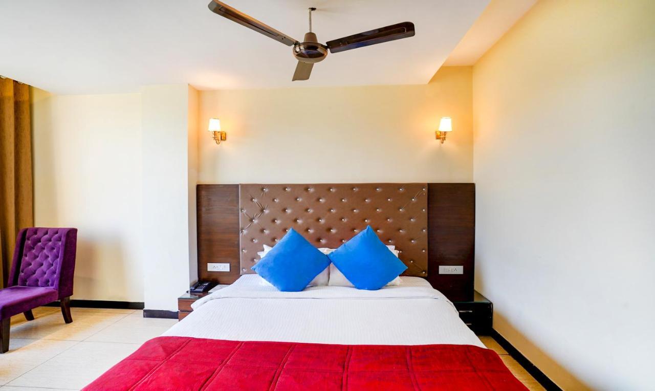 Redwood Resort Panchkula Dış mekan fotoğraf