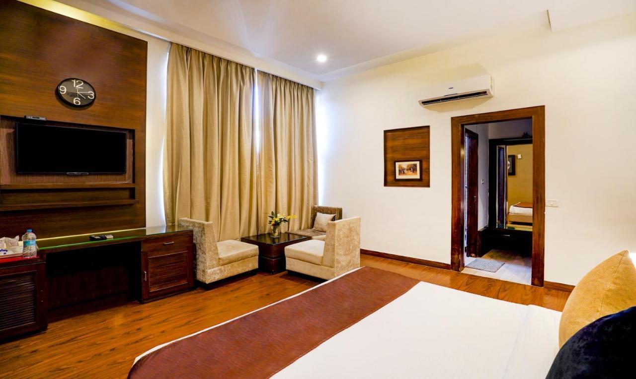 Redwood Resort Panchkula Dış mekan fotoğraf