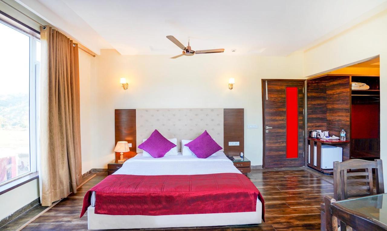 Redwood Resort Panchkula Dış mekan fotoğraf