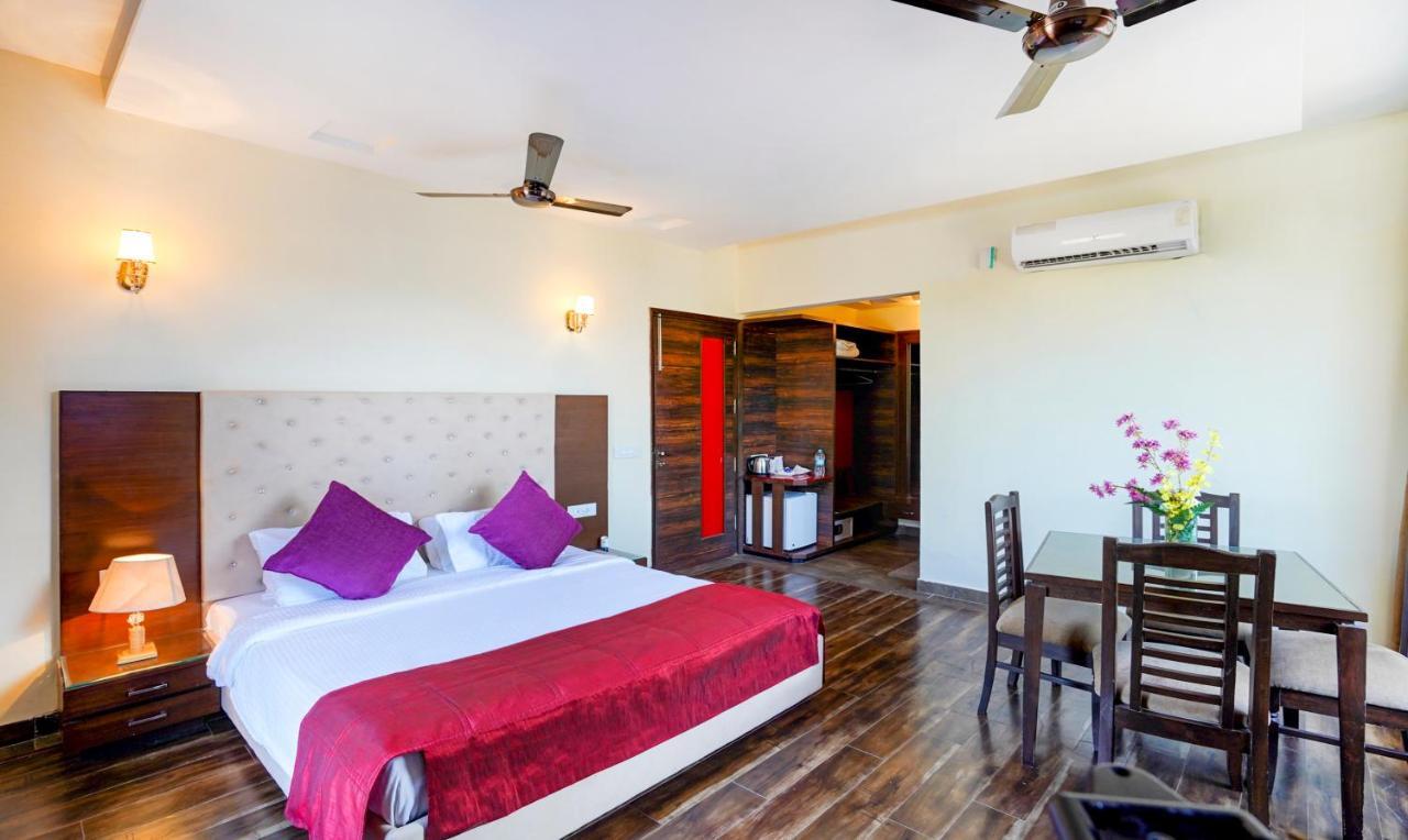 Redwood Resort Panchkula Dış mekan fotoğraf